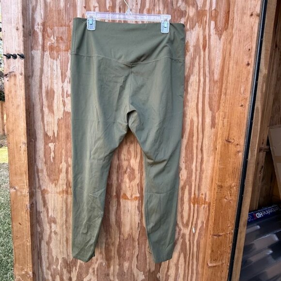 Nike Dry-Fit Green Leggings (Size XL) - Picture 2 of 4